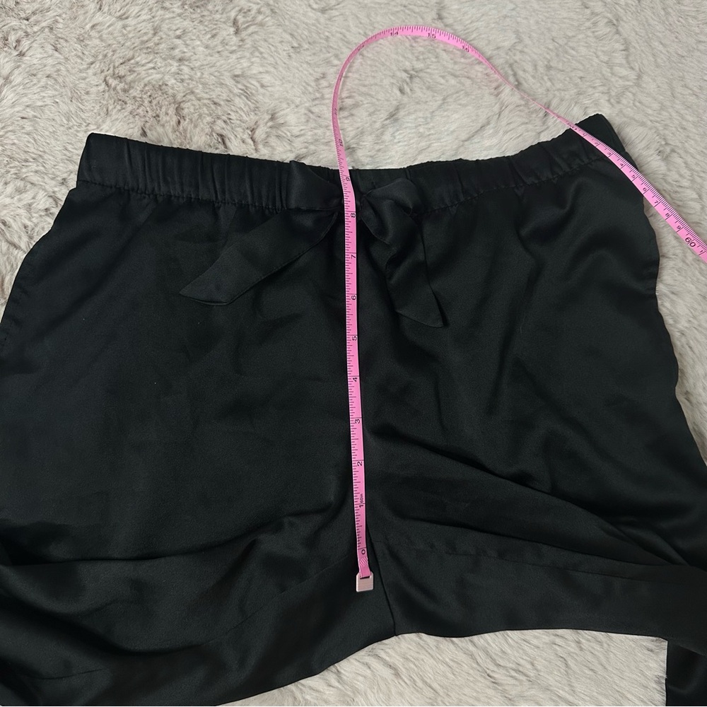 Victoria's Secret Pink Label Black Satin Ruffle Bottom Hem Lounge Pajama Bottoms - Picture 5 of 6